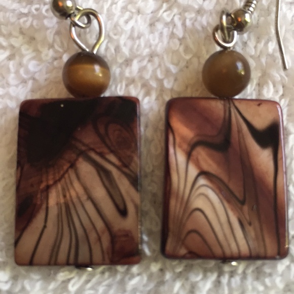 🦋2/$25 Beautiful Patterned Earrings - Picture 2 of 2
